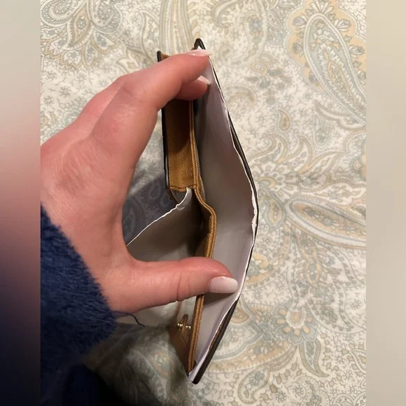 NWT Michael Kors Wallet - Picture 6 of 6